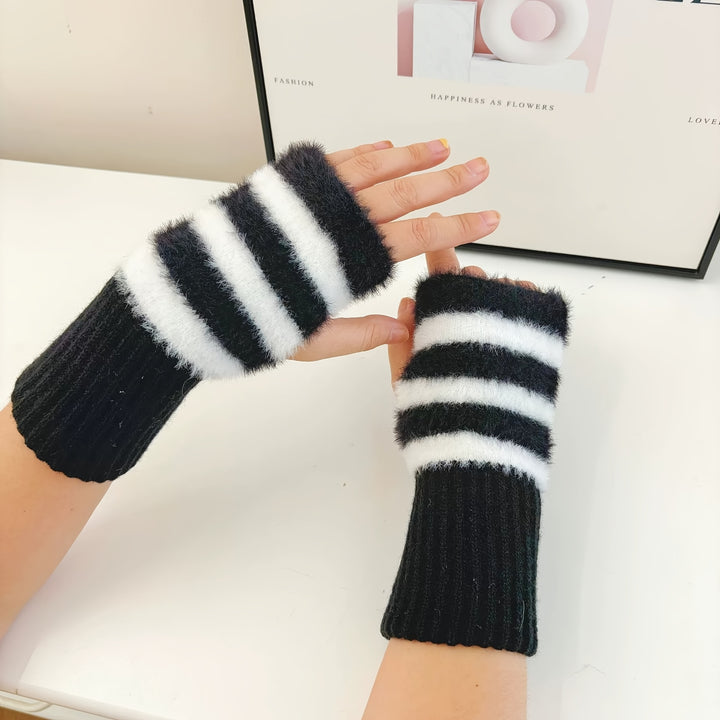 Elsa Weiche, Warme Fingerlose Handschuhe – Stylischer Winterstrick für kalte Tage