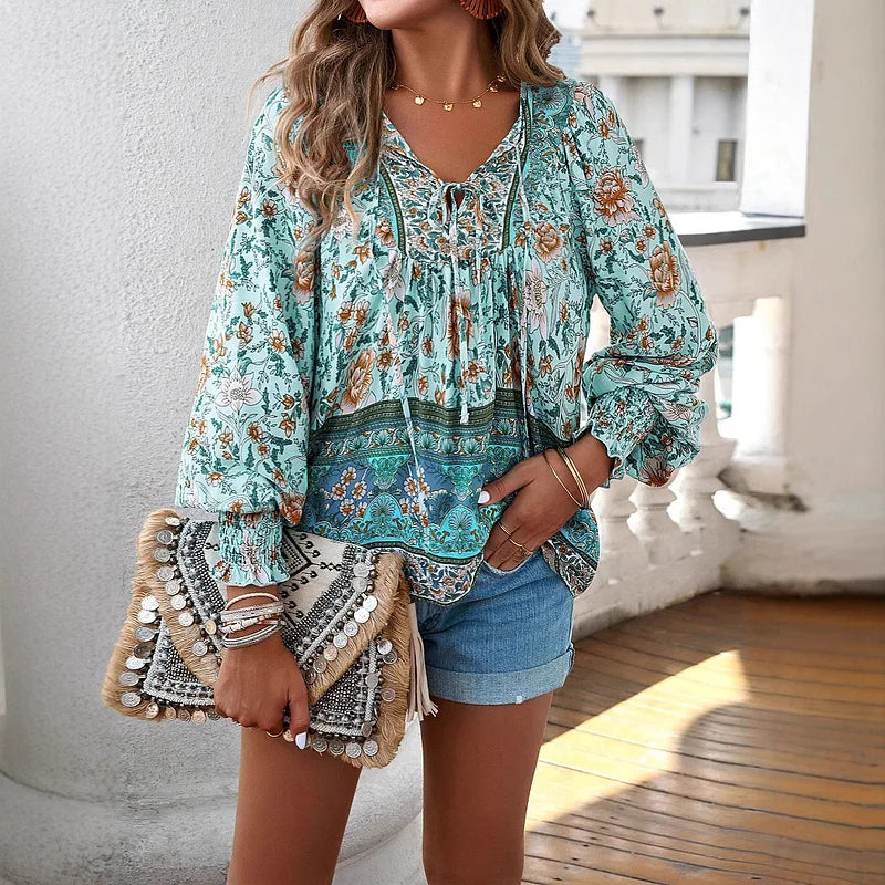 Sallie Fließendes Bohemian-Top mit Blumenmuster – Für einen entspannten, blumigen Stil