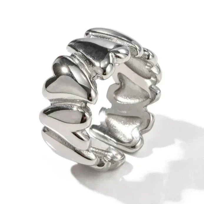 Hazel | Ring mit umlaufendem Herz