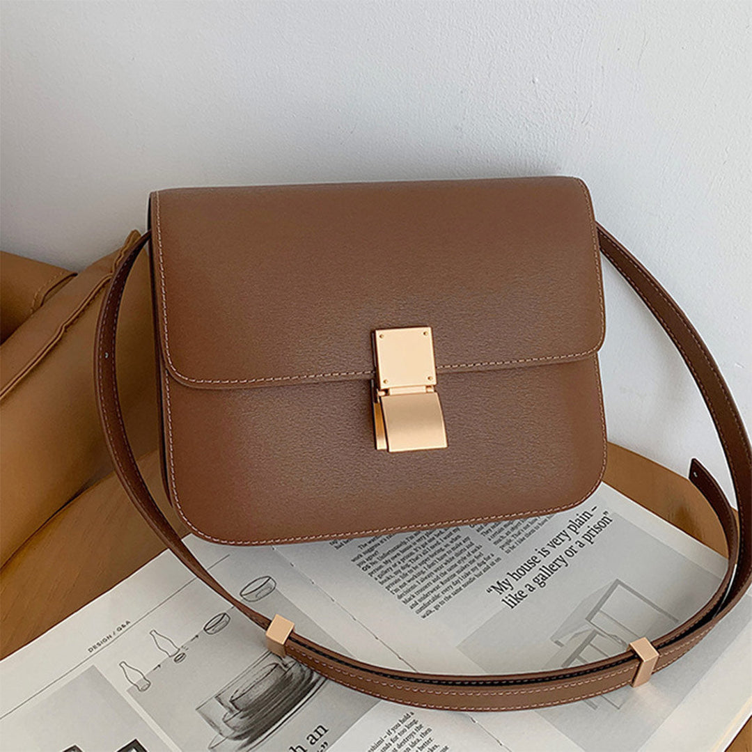 Tofu Box-Tasche aus Leder mit Metallschnalle und goldenen Beschlägen