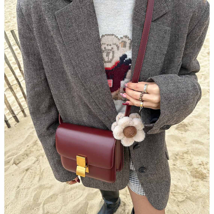 Tofu Box-Tasche aus Leder mit Metallschnalle und goldenen Beschlägen