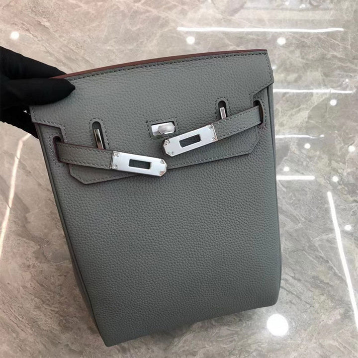 Unisex Umhänge-Rucksack aus Narbenleder