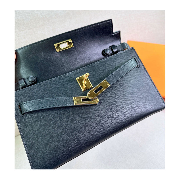 Elan Schultertasche aus Leder mit abnehmbaren Riemen