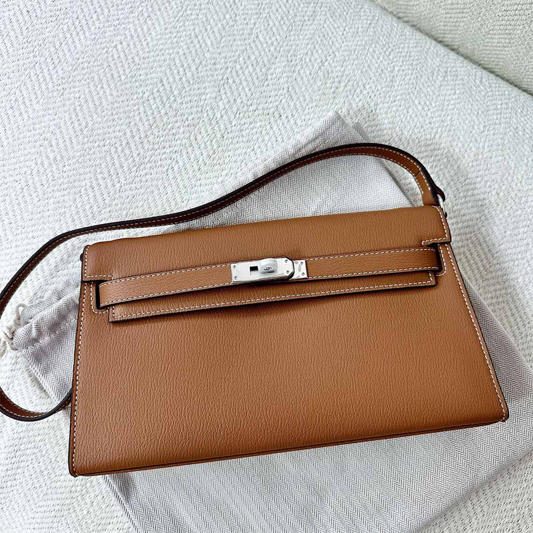 Elan Schultertasche aus Leder mit abnehmbaren Riemen