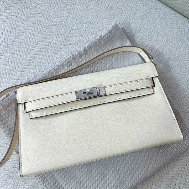 Elan Schultertasche aus Leder mit abnehmbaren Riemen