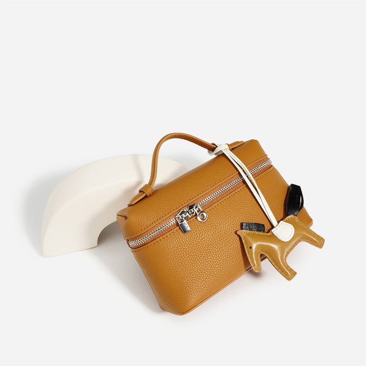 LP 19 Lunchbox-Handtasche aus genarbtem Narbenleder mit Riemen