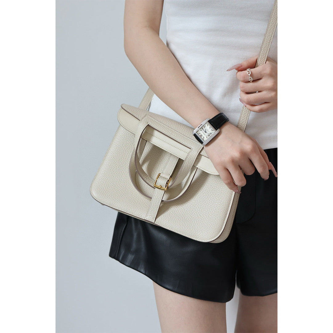 Handgefertigte Horseshoe-Tasche aus Vollnarbenleder für Damen