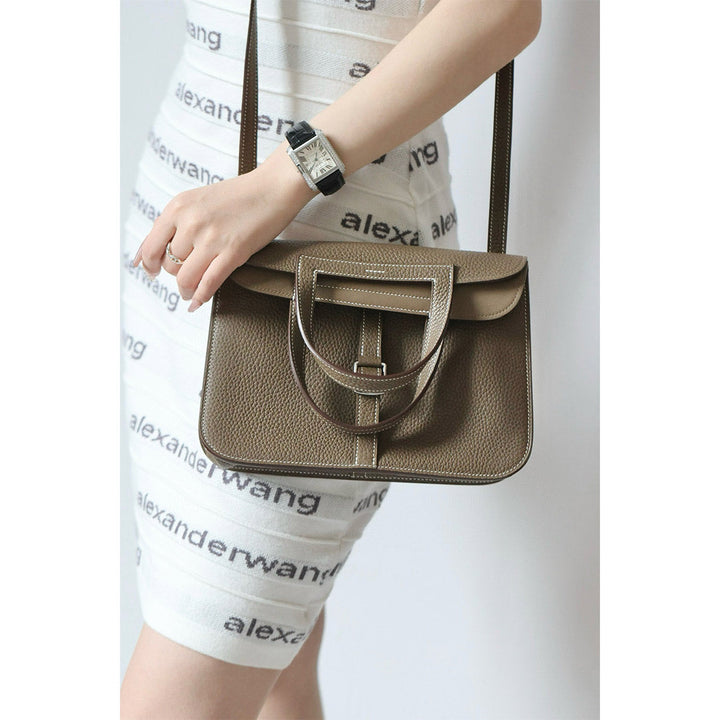 Handgefertigte Horseshoe-Tasche aus Vollnarbenleder für Damen