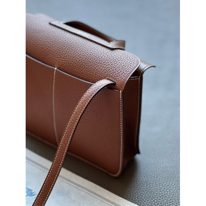 Handgefertigte Horseshoe-Tasche aus Vollnarbenleder für Damen