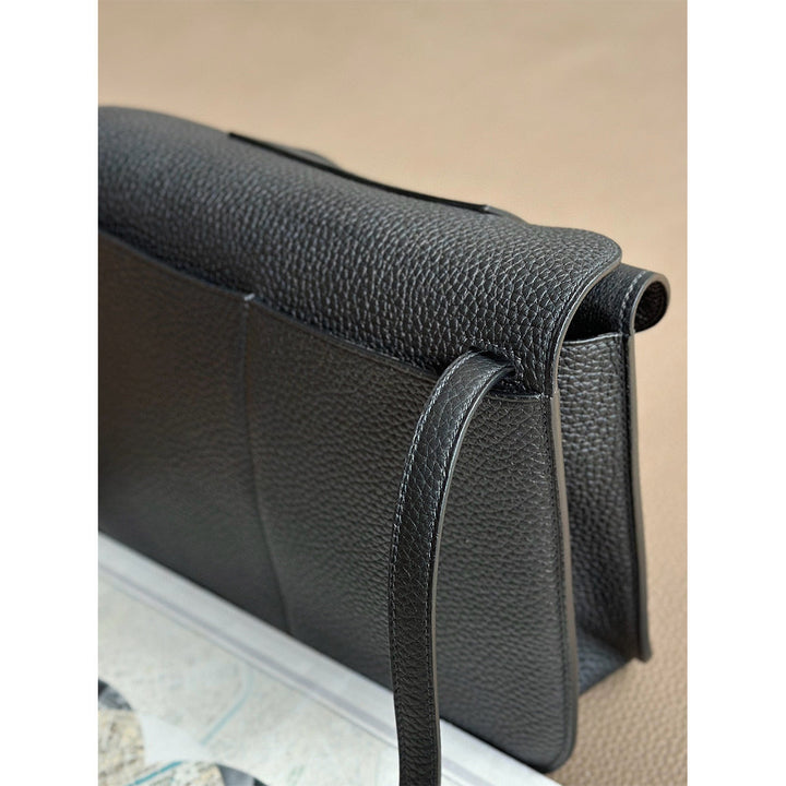 Handgefertigte Horseshoe-Tasche aus Vollnarbenleder für Damen