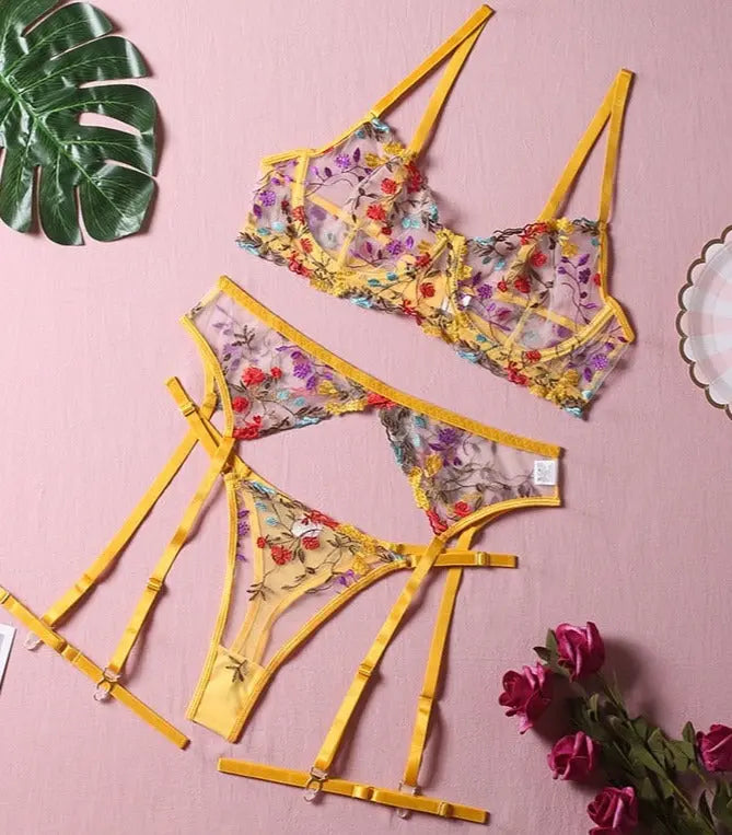Daisy Dessous-Set aus französischer Spitze mit zarten Blumen-Details