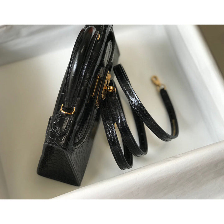 Mini Kylie-Handtasche aus Leder mit Kroko-Prägung und goldfarbenen Beschlägen