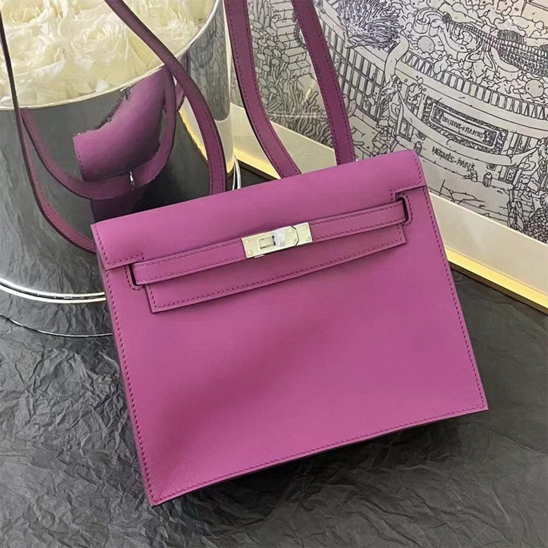 Danse-Tasche aus glattem Narbenleder mit abnehmbarem, verstellbarem Riemen