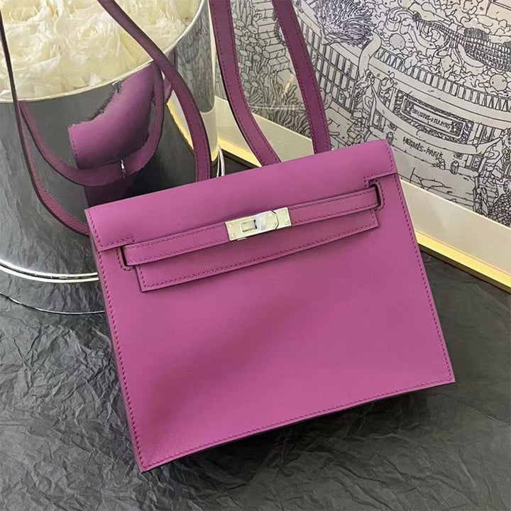 Danse-Tasche aus glattem Narbenleder mit abnehmbarem, verstellbarem Riemen