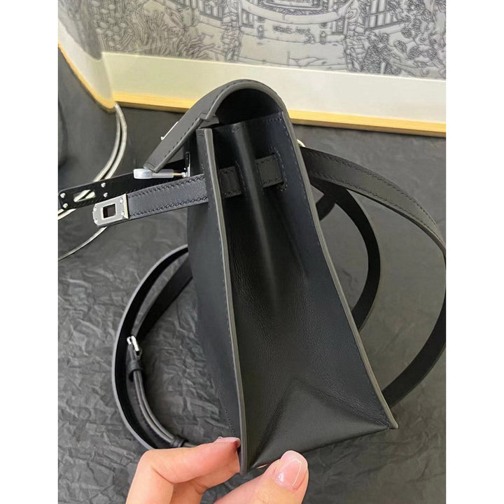 Danse-Tasche aus glattem Narbenleder mit abnehmbarem, verstellbarem Riemen