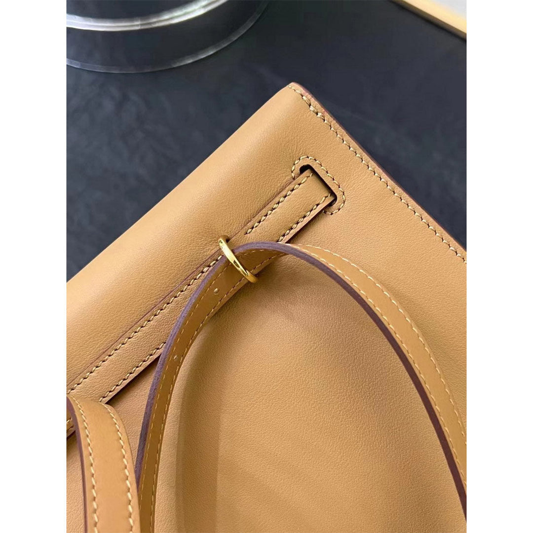 Danse-Tasche aus glattem Narbenleder mit abnehmbarem, verstellbarem Riemen
