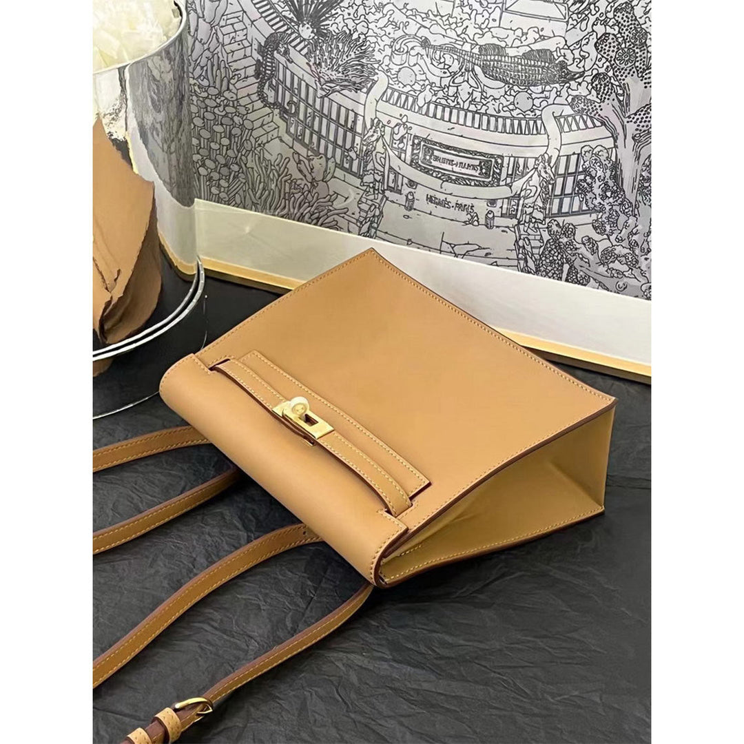 Danse-Tasche aus glattem Narbenleder mit abnehmbarem, verstellbarem Riemen