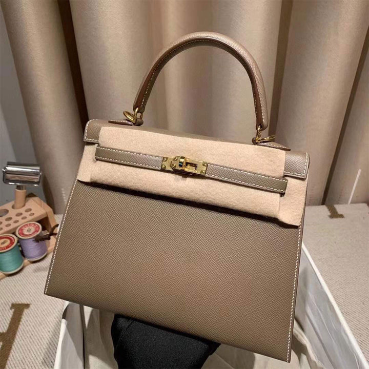 Kelli-Handtasche aus Epsom-Narbenleder mit Henkel und Schulterriemen