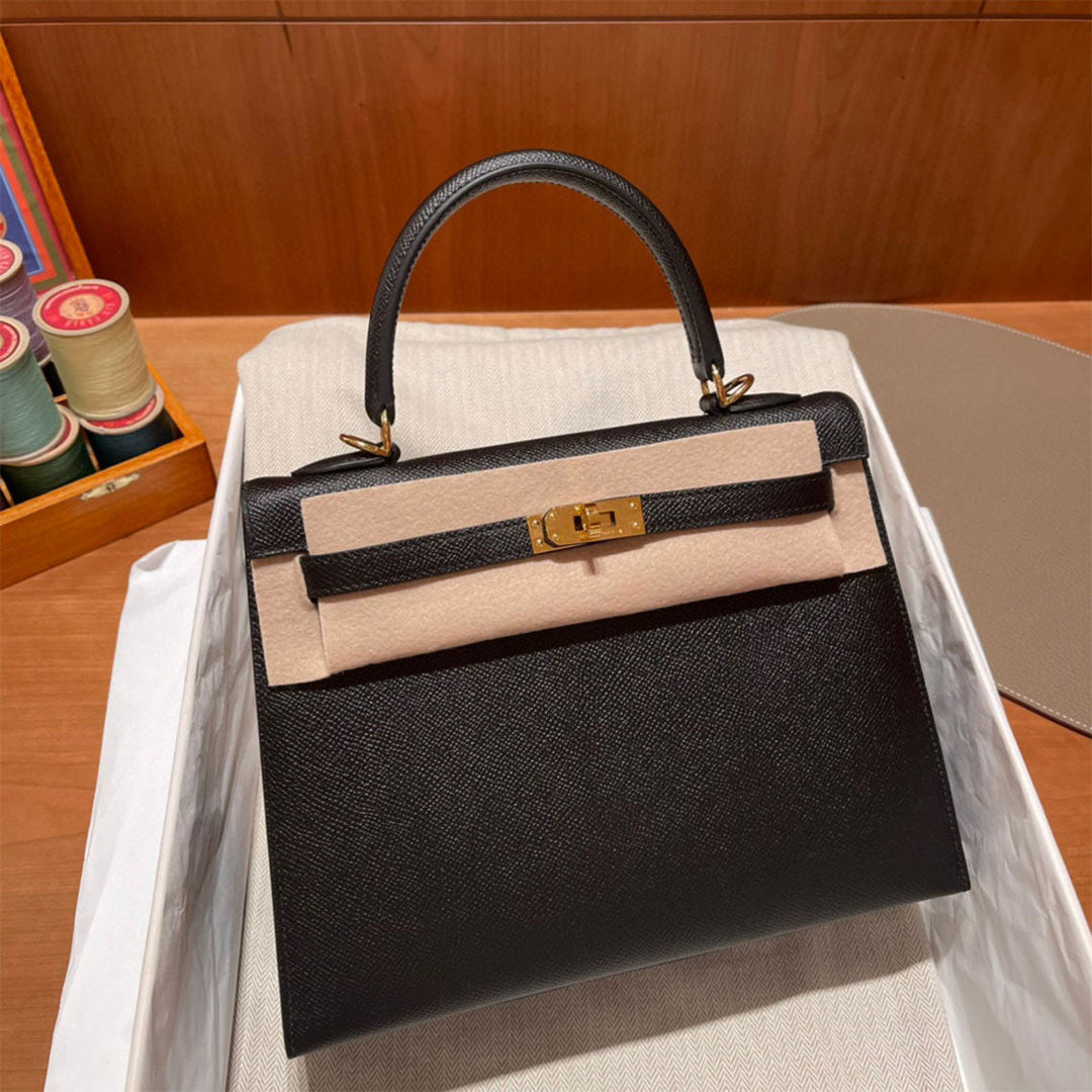 Kelli-Handtasche aus Epsom-Narbenleder mit Henkel und Schulterriemen