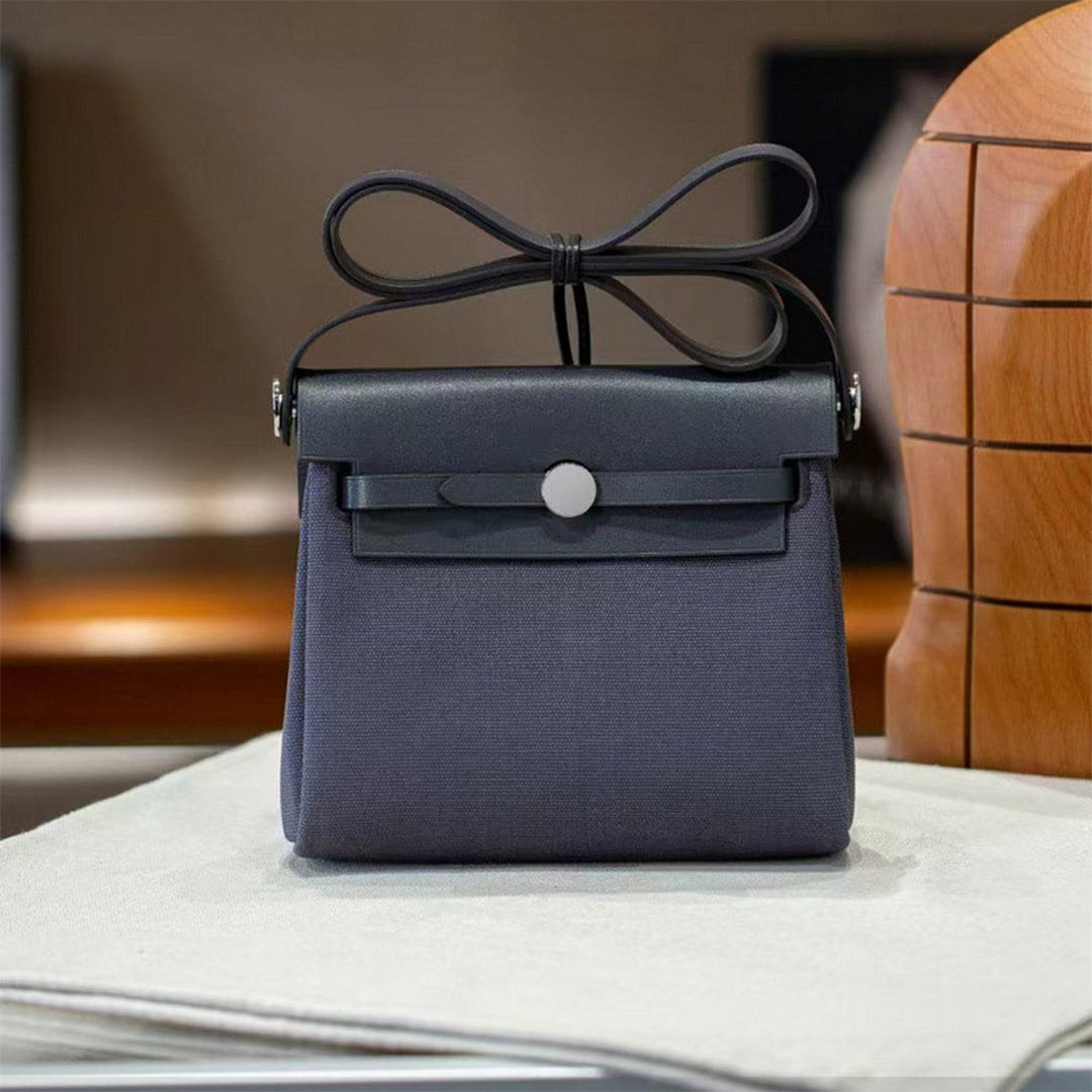 Mini Herbag Schultertasche aus Leder und Canvas mit silberfarbenen Beschlägen