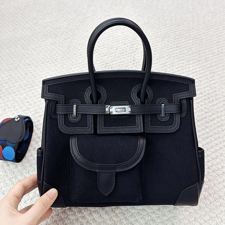 Pocket Birk-Handtasche aus Canvas und Narbenleder mit Seitenfächern und abnehmbarem Riemen