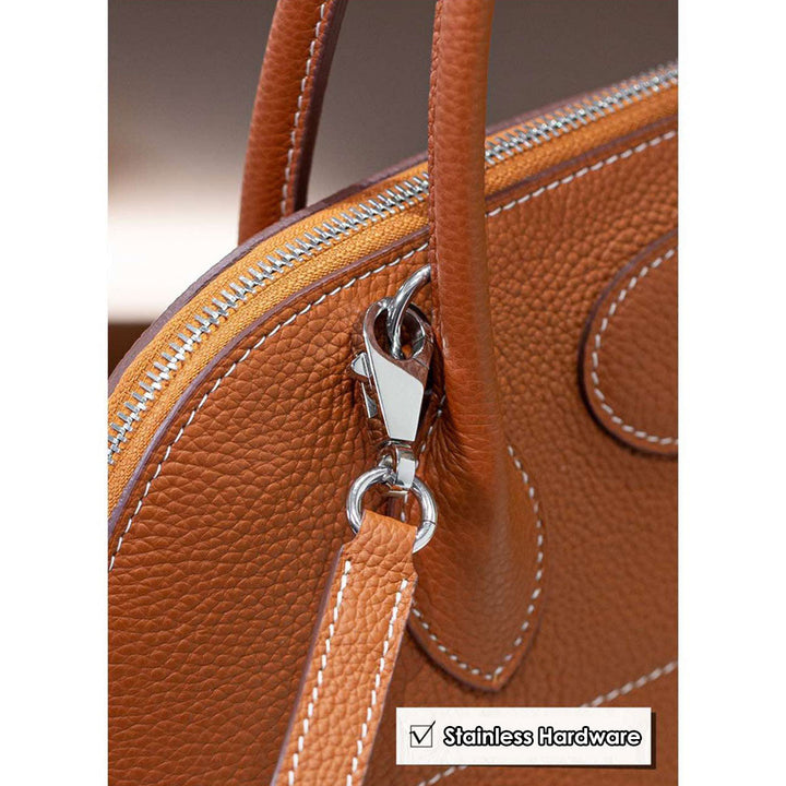Boli-Handtasche aus Narbenleder mit abnehmbarem Schulterriemen und silbernen Beschlägen