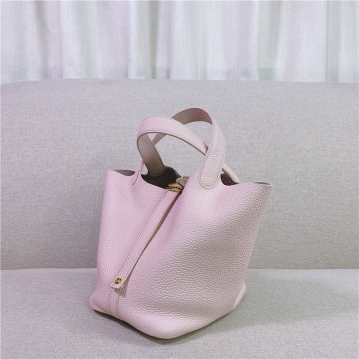 Picotin Lock-Tasche aus genarbtem Narbenleder mit goldenen oder silbernen Beschlägen