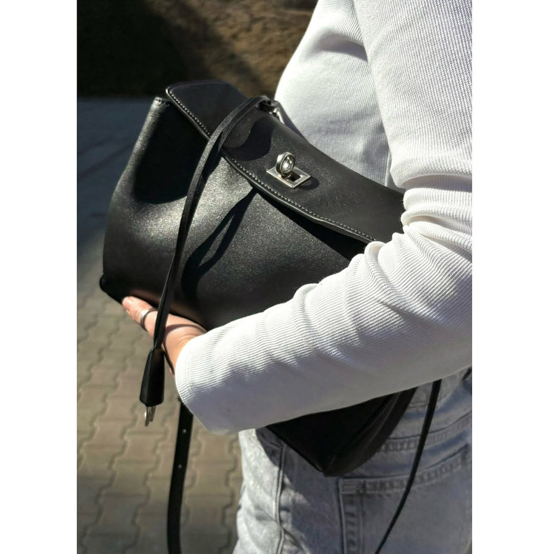 Rodeo Schultertasche aus Narbenleder mit Henkel und Riemen