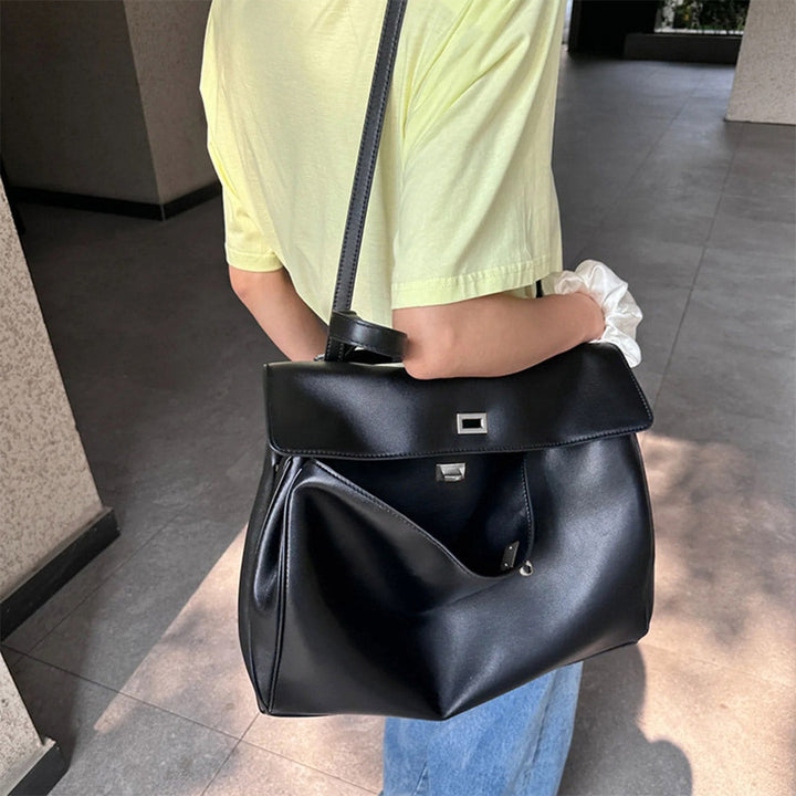 Rodeo Schultertasche aus Narbenleder mit Henkel und Riemen