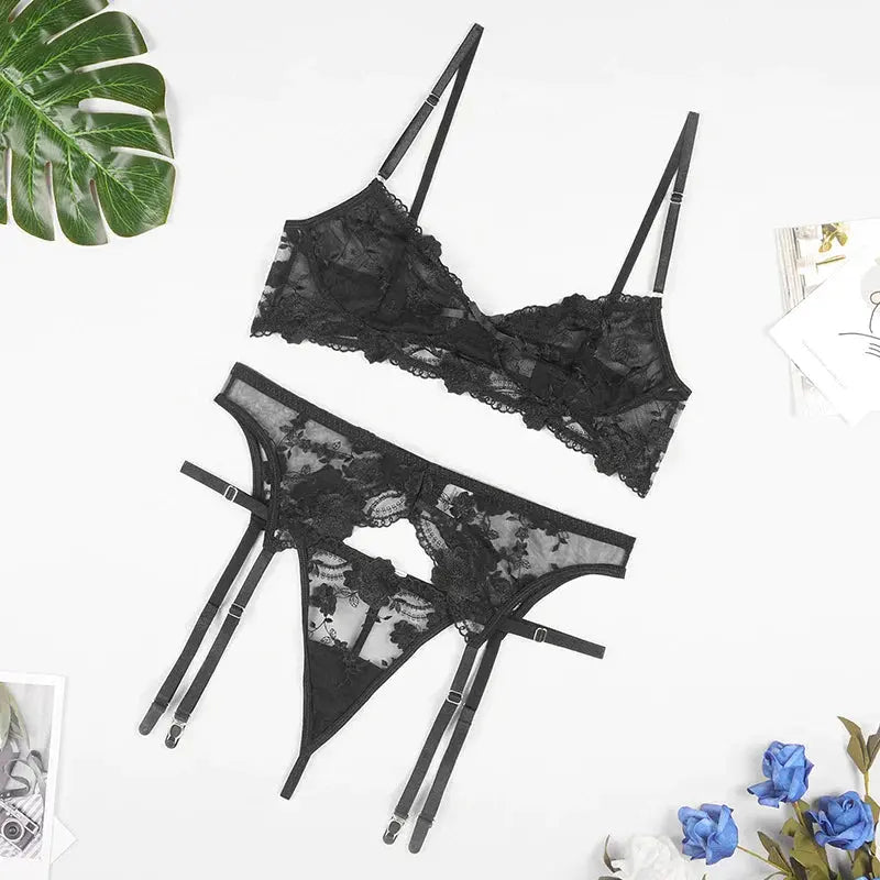 Natalia Dessous-Set in Schwarz aus französischer Spitze mit Blumen-Stickerei
