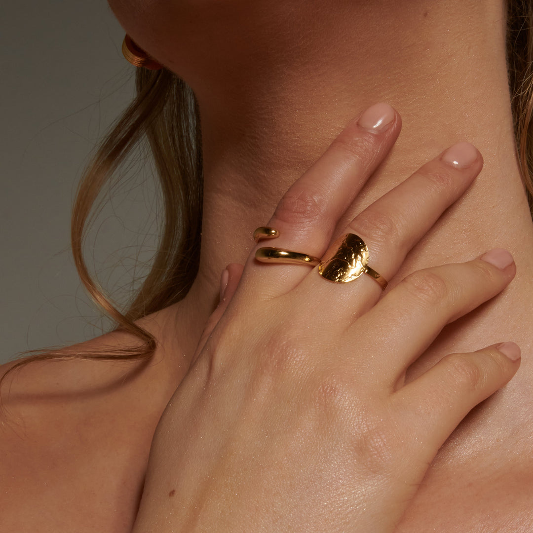 Minimalistischer Wassertropfen-Ring