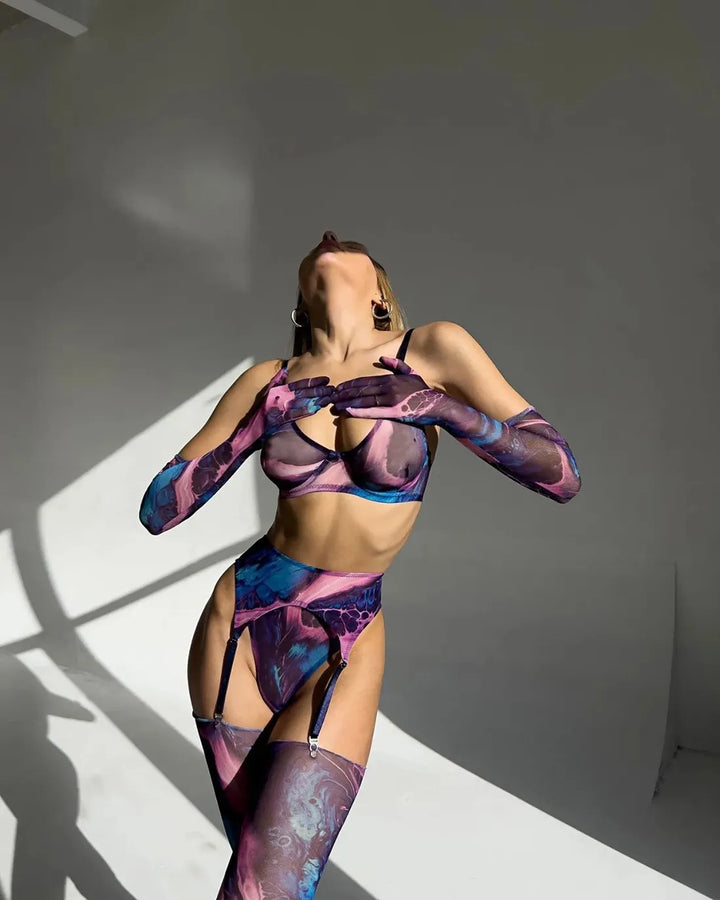 Serena 5-teiliges Tie Dye Dessous Set – Sinnlichkeit in lebendigen Farben