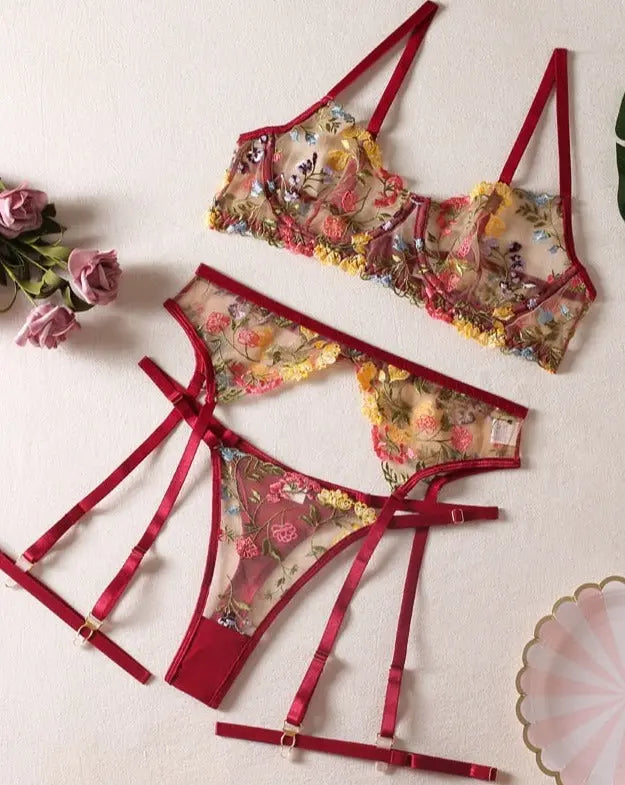 Daisy Dessous-Set aus französischer Spitze mit zarten Blumen-Details