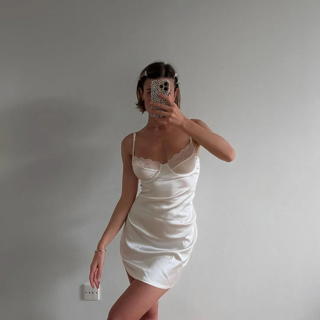 Amelia| Elegantes Nachtgewand – Feminin & Stilvoll