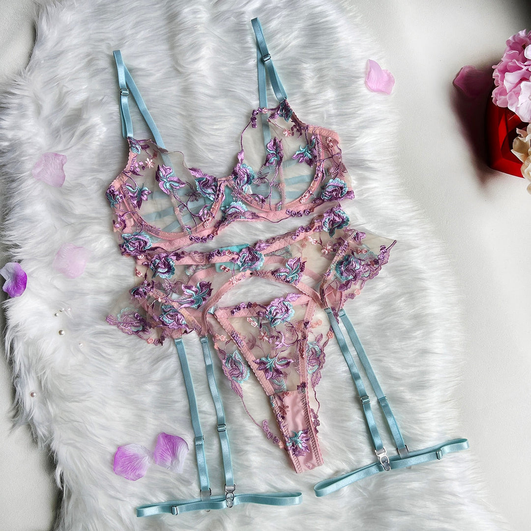 Becky  Französisches Floral Dessous Set – Ein Hauch von Luxus und Verführung