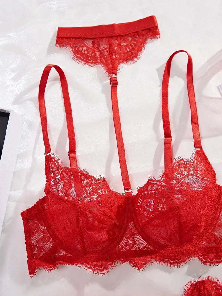 Body aus Spitze mit Riemchen, Cut-outs, Strapsen und passenden Spitzenhandschuhen