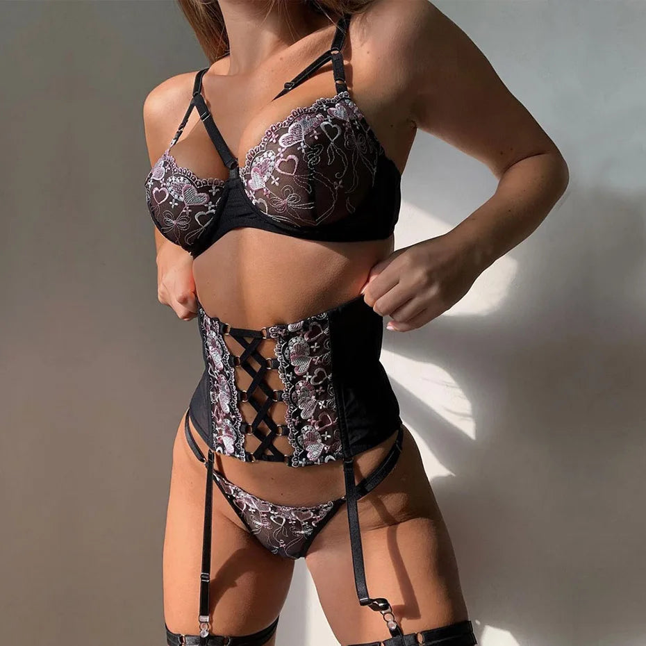 Layla 3-teiliges Dessous-Set – Luxus, der Ihre Weiblichkeit feiert
