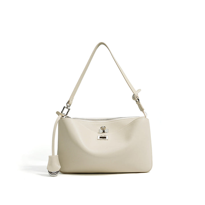 Schwarze Schultertasche aus Narbenleder für Damen mit silbernen Beschlägen