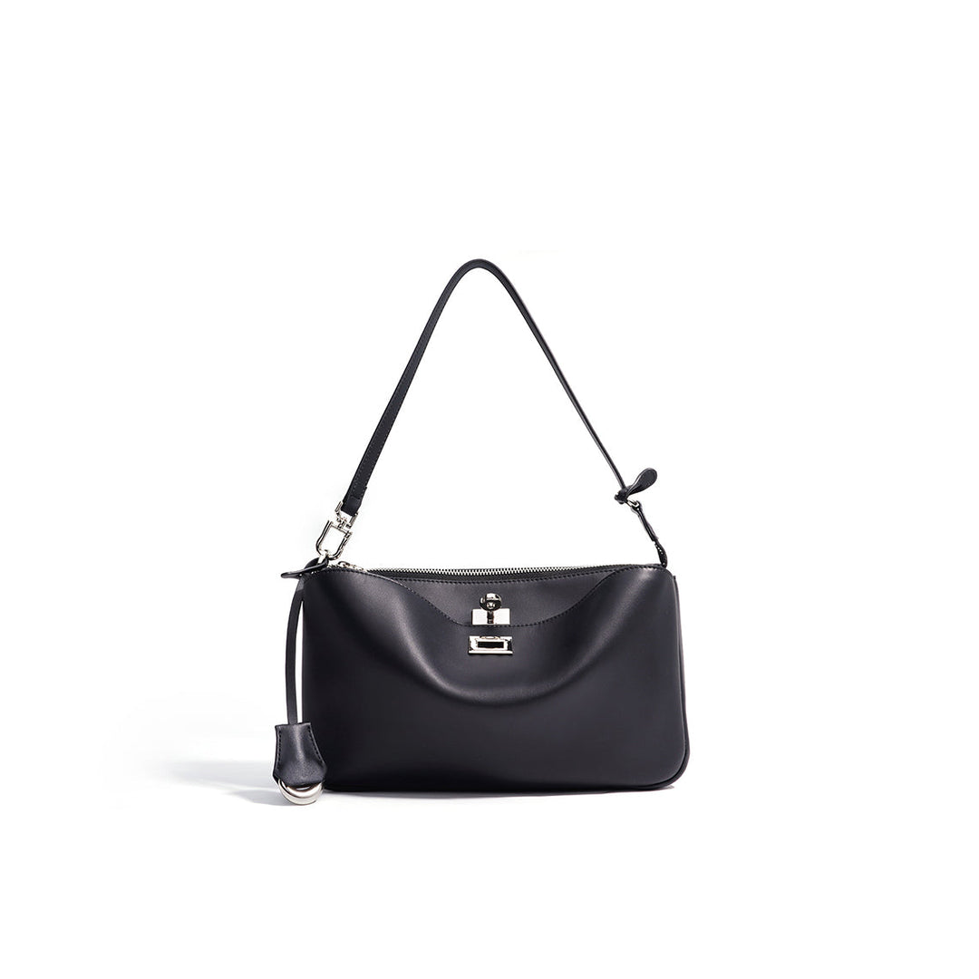Schwarze Schultertasche aus Narbenleder für Damen mit silbernen Beschlägen