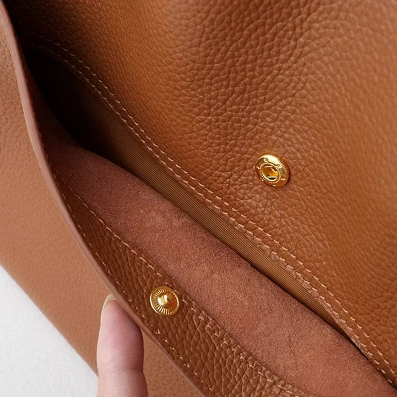 ELLEN |  Elegante und geräumige Ledertasche