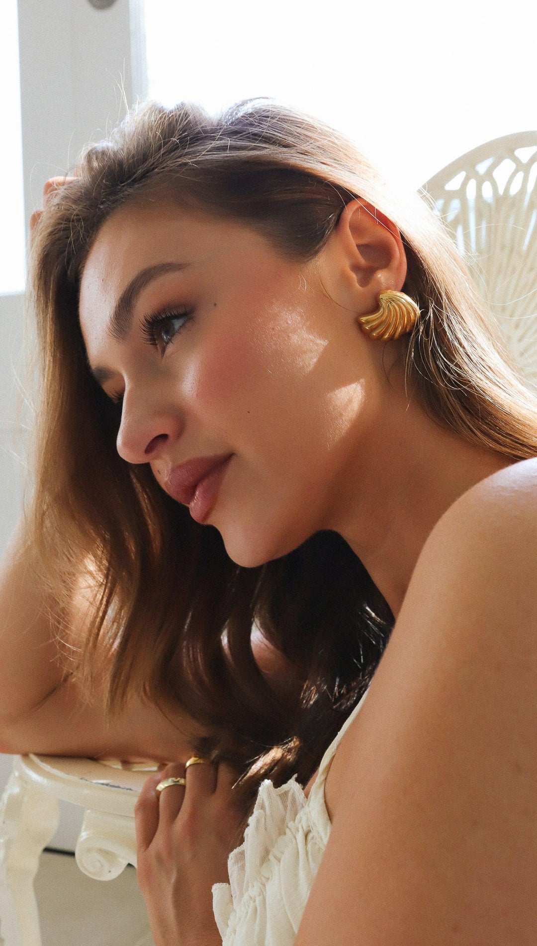 Emery | Gold Muschel-Ohrringe