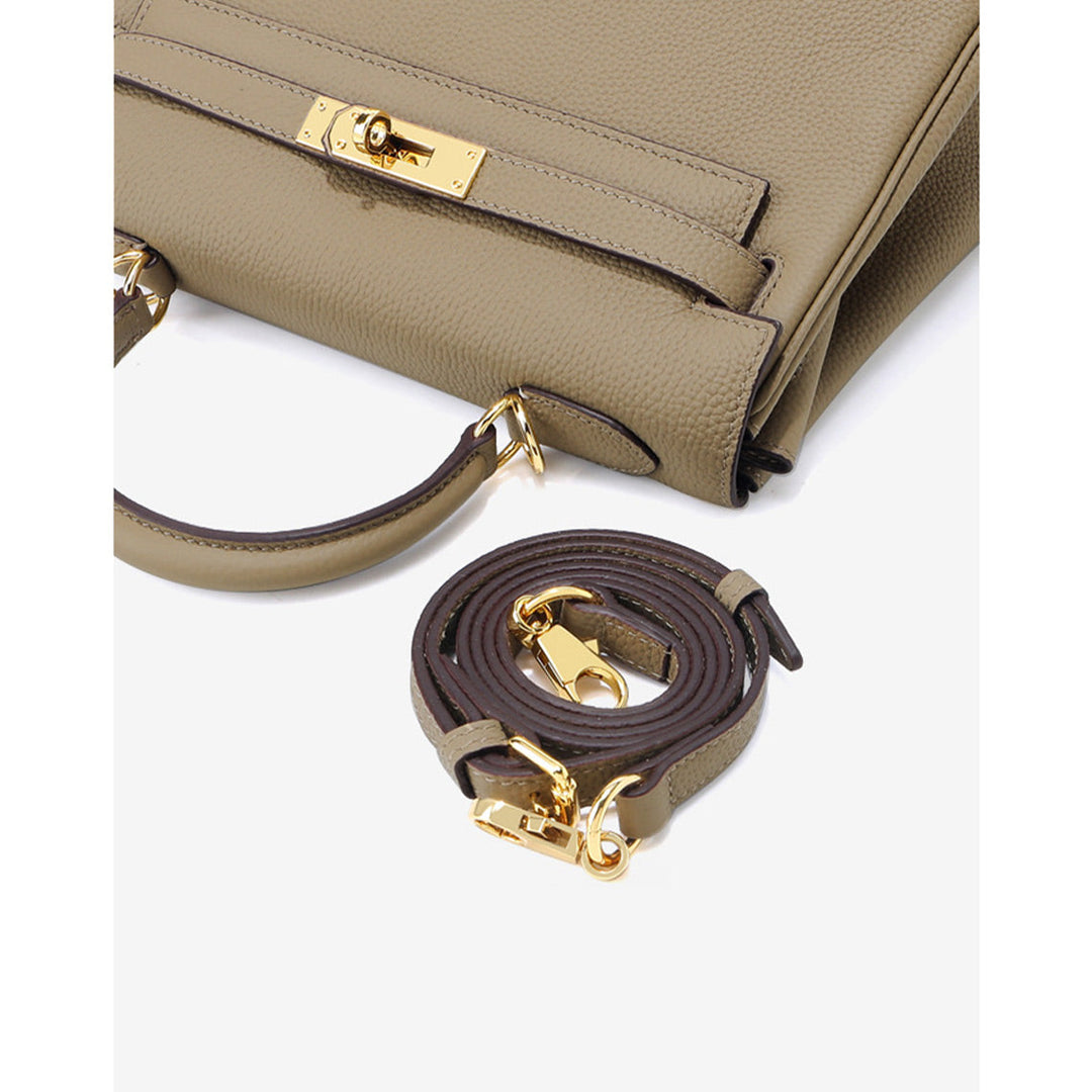 Kelli-Tasche aus Narbenleder mit Henkel, Schulterriemen und goldfarbenem Drehverschluss