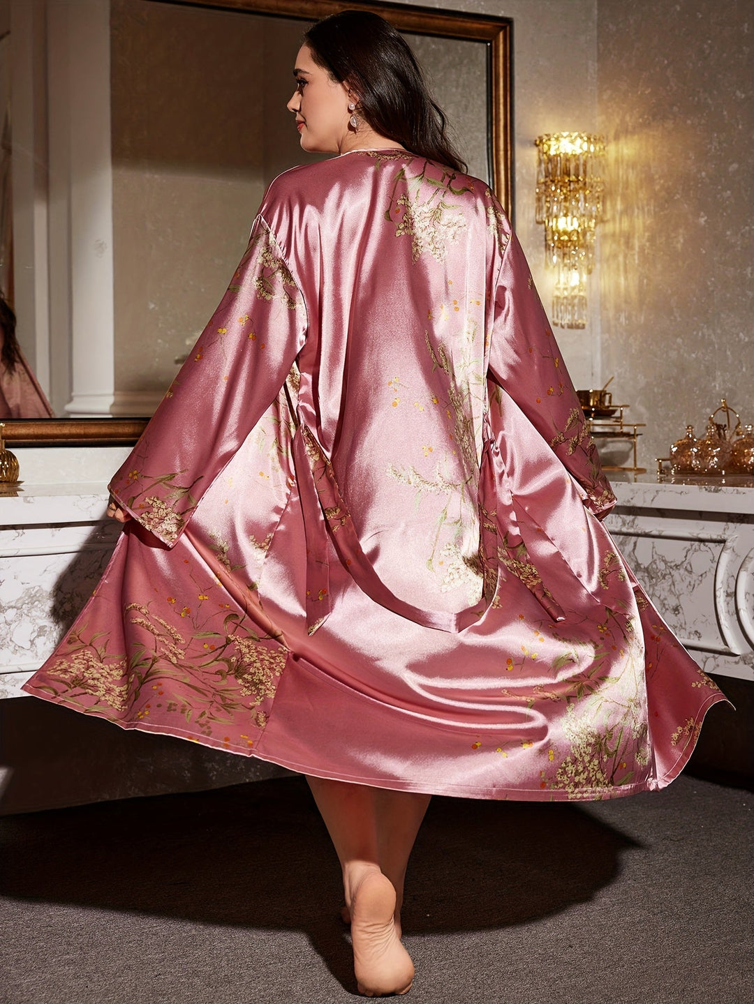 Langer Satin-Kimono mit Blumen-Print, Bindegürtel und weiten Glockenärmeln