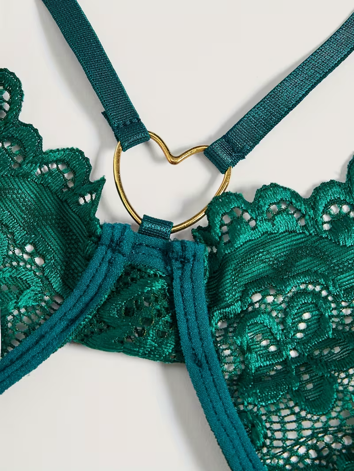 Transparenter Body aus Blumen-Spitze mit offenem Rücken und goldfarbenem Herzring