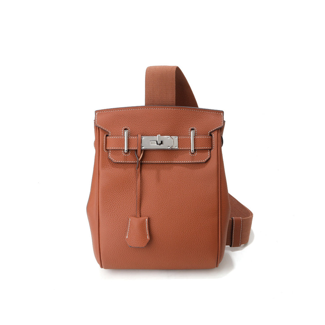 New Kelli Gürteltasche aus Narbenleder mit silbernem Drehverschluss