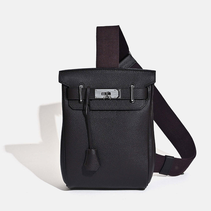 New Kelli Gürteltasche aus Narbenleder mit silbernem Drehverschluss