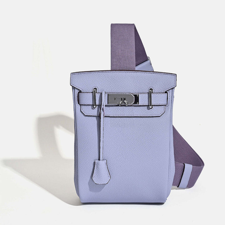 New Kelli Gürteltasche aus Narbenleder mit silbernem Drehverschluss