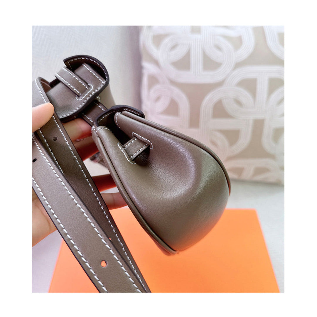 New Kelli Satteltasche aus Narbenleder mit Mini-Pouch am Riemen