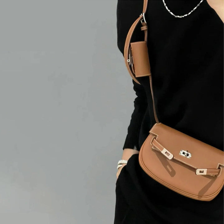 New Kelli Satteltasche aus Narbenleder mit Mini-Pouch am Riemen