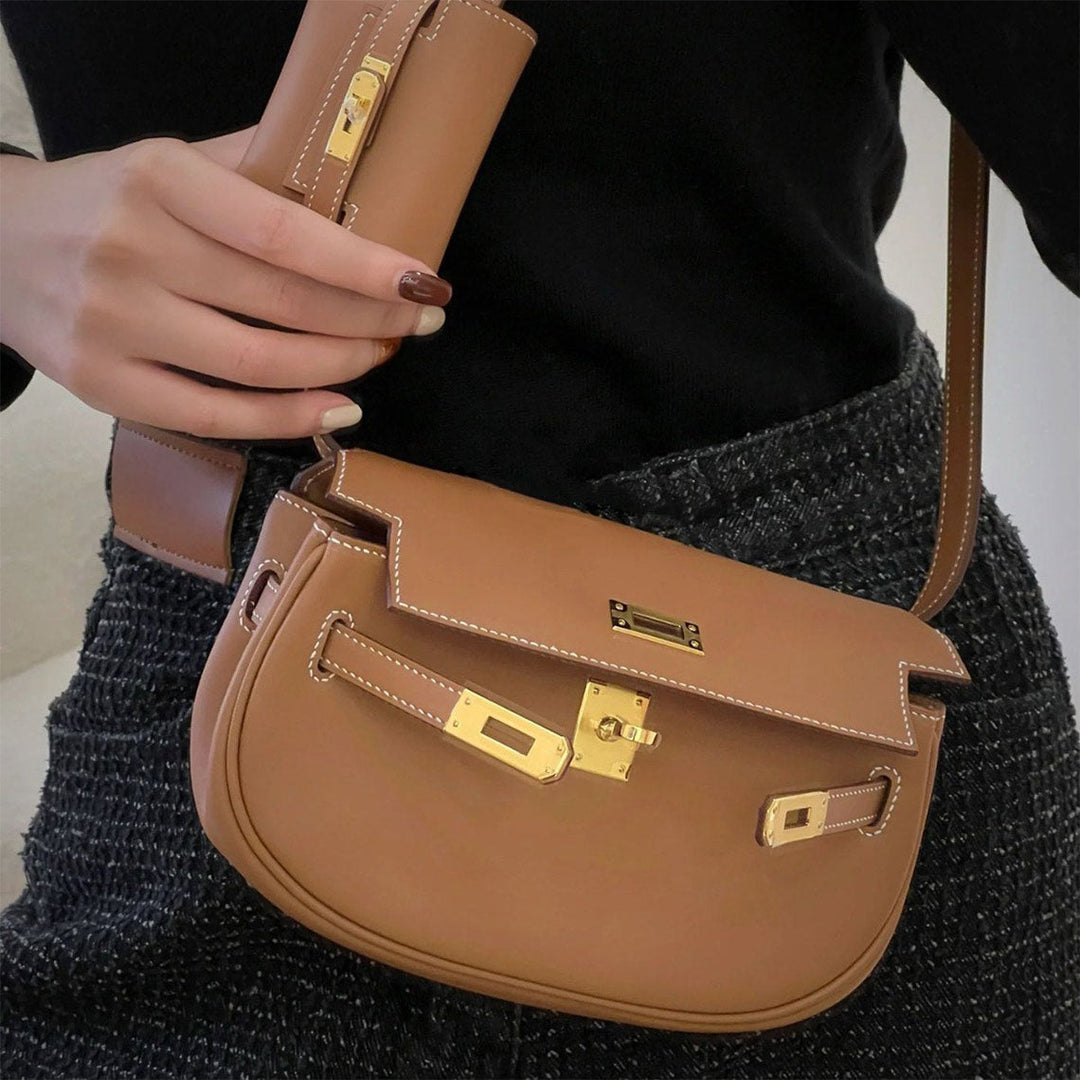 New Kelli Satteltasche aus Narbenleder mit Mini-Pouch am Riemen